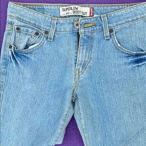 Levi’s 518 superlow boot cut size 5s